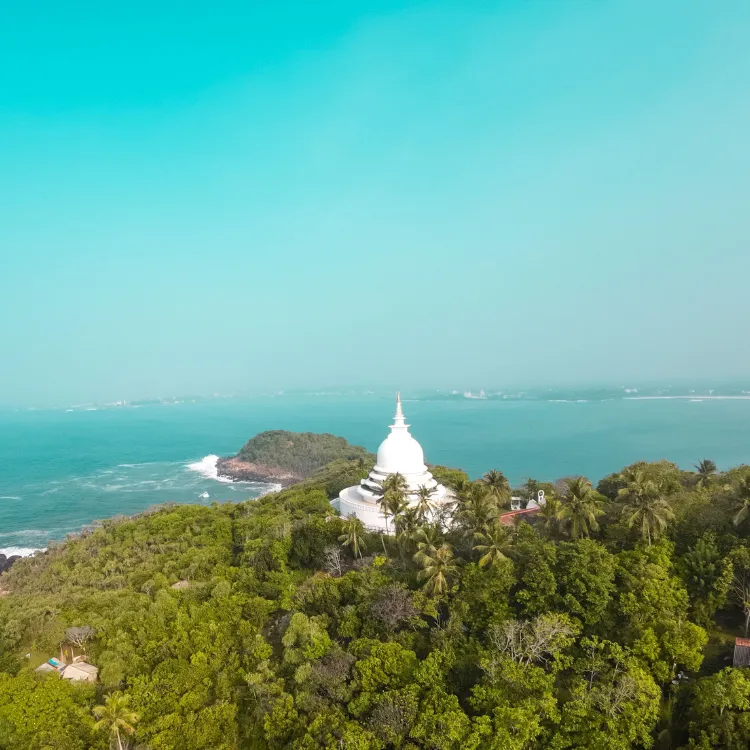 Unawatuna-Sri-Lanka-Rumassala-Sanjeewani-Mountain-Ramayana-tour