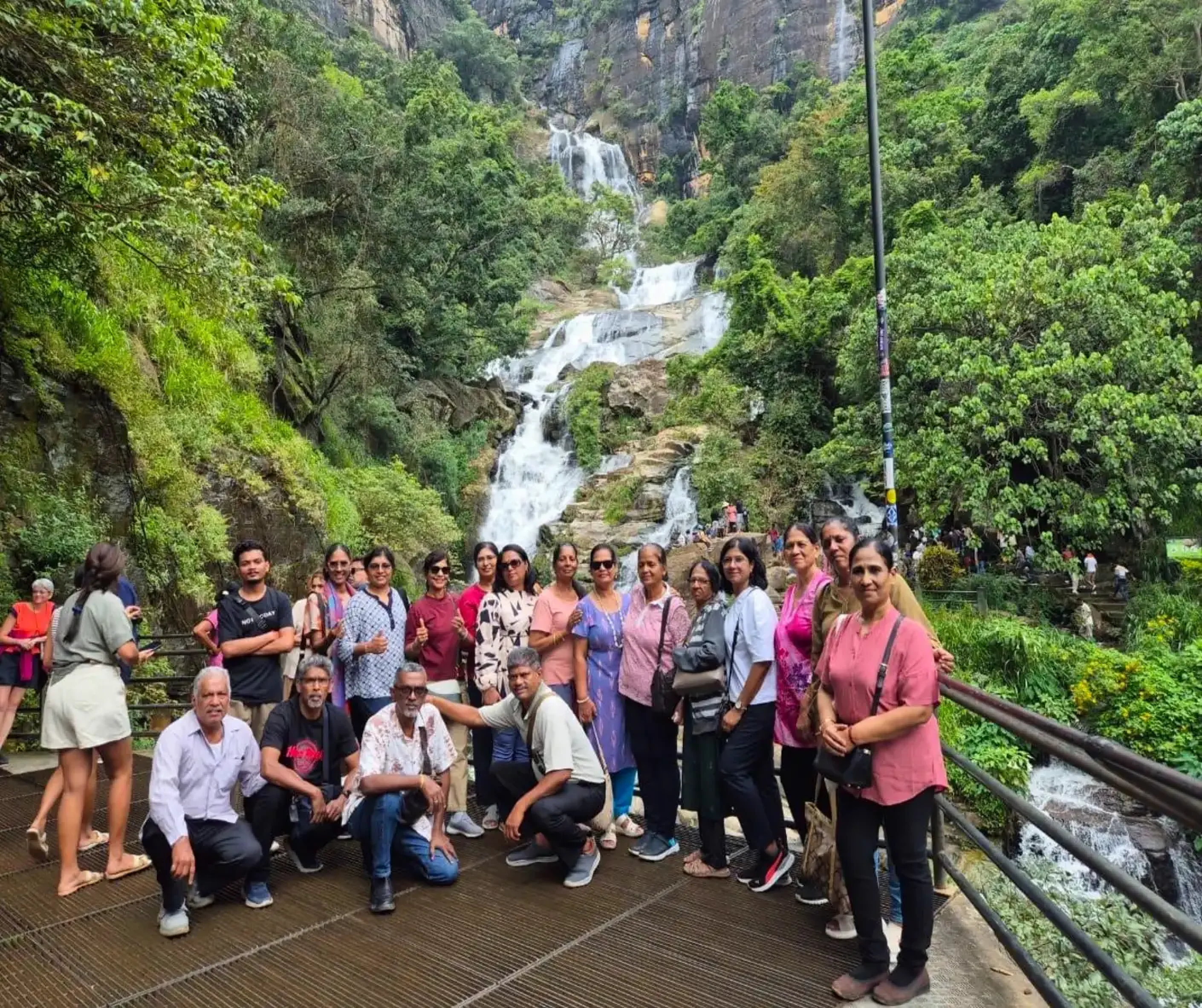 Group tour in Sri Lanka with local driver