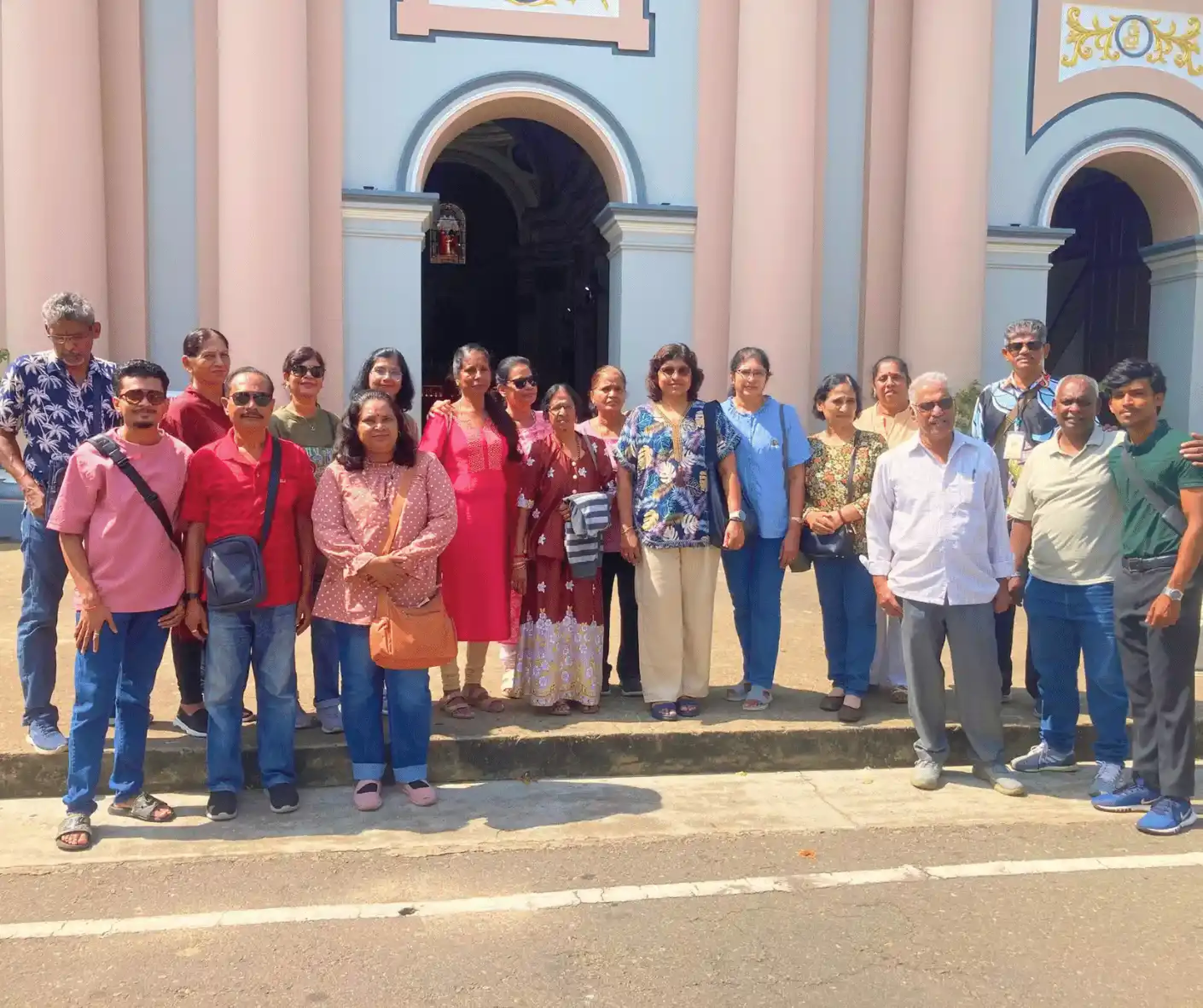 group from malaysia tourist traveling sri lanka trip with guide in negombo traveling